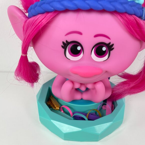 DreamWorks Trolls Band Together Poppy Styling Head - Picture 2 of 4